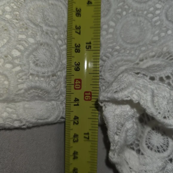 Lilly Pulitzer White Crochet Side Zip Lined Blouse Size Small - Picture 4 of 10